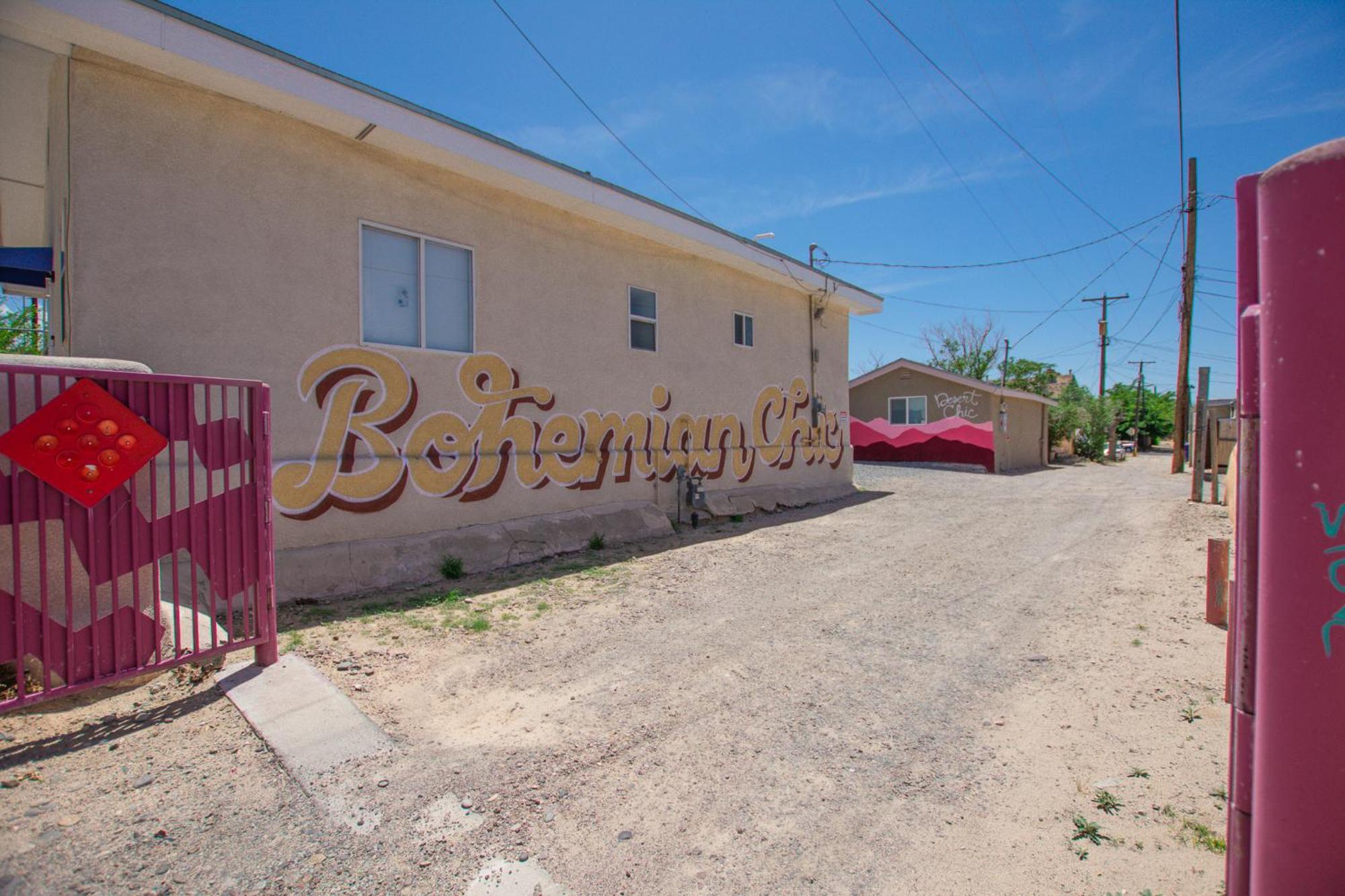 Villa Bohemian Chic An Eclectic Escape-Hot Tub-Pet Friendly-No Pet Fees! Albuquerque Esterno foto