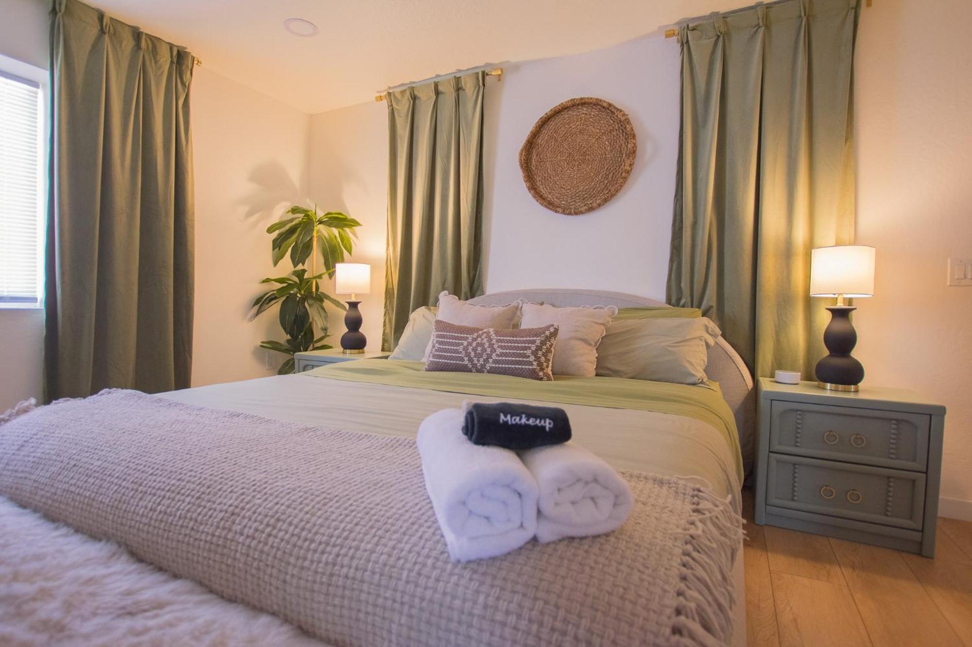 Villa Bohemian Chic An Eclectic Escape-Hot Tub-Pet Friendly-No Pet Fees! Albuquerque Esterno foto